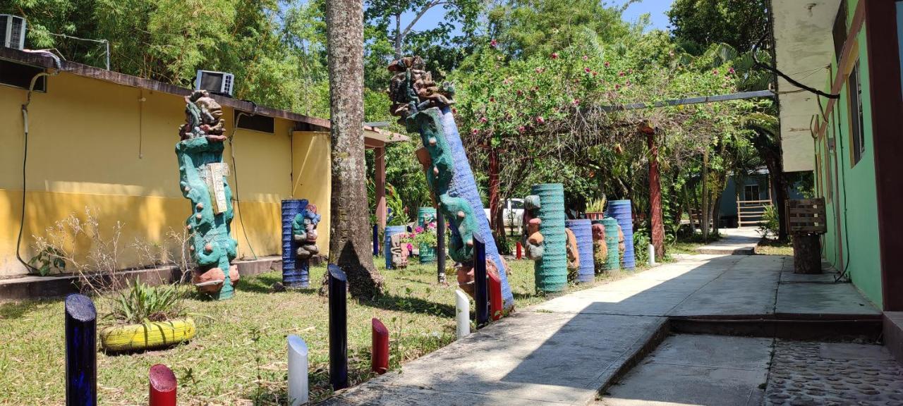 Villas Del Carmen Hostal Palenque Zewnętrze zdjęcie